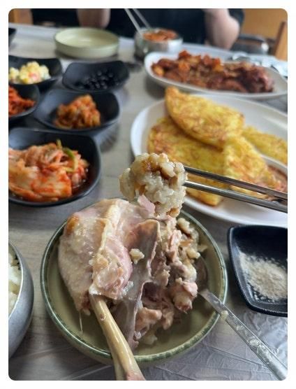 전국구로 손님이 많은 가평백숙 청담 가평본점