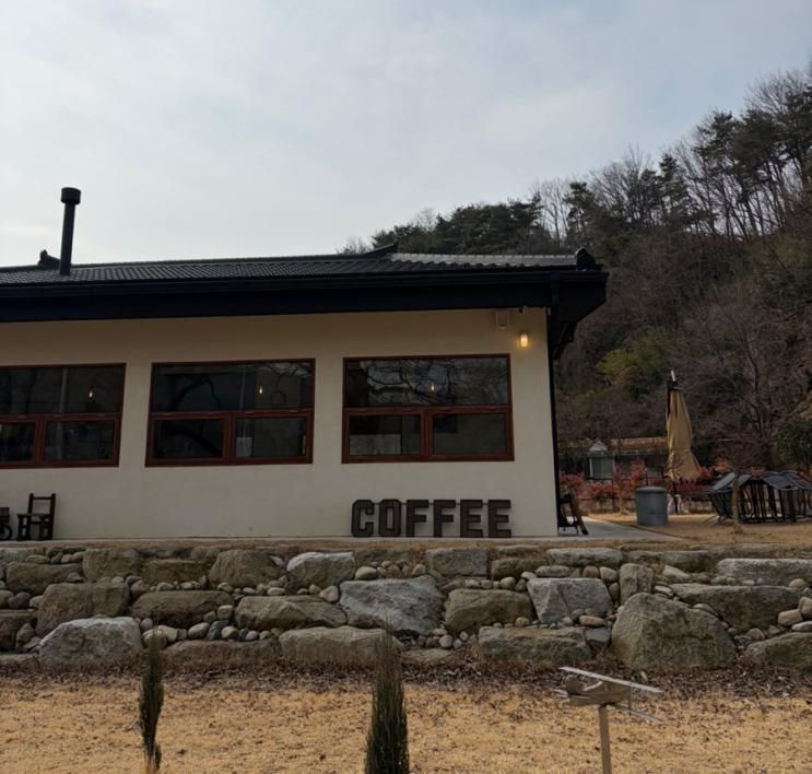 무주 윌로우파크커피 방문 후기｜메뉴·가격·주차 정보 ｜애견동반....