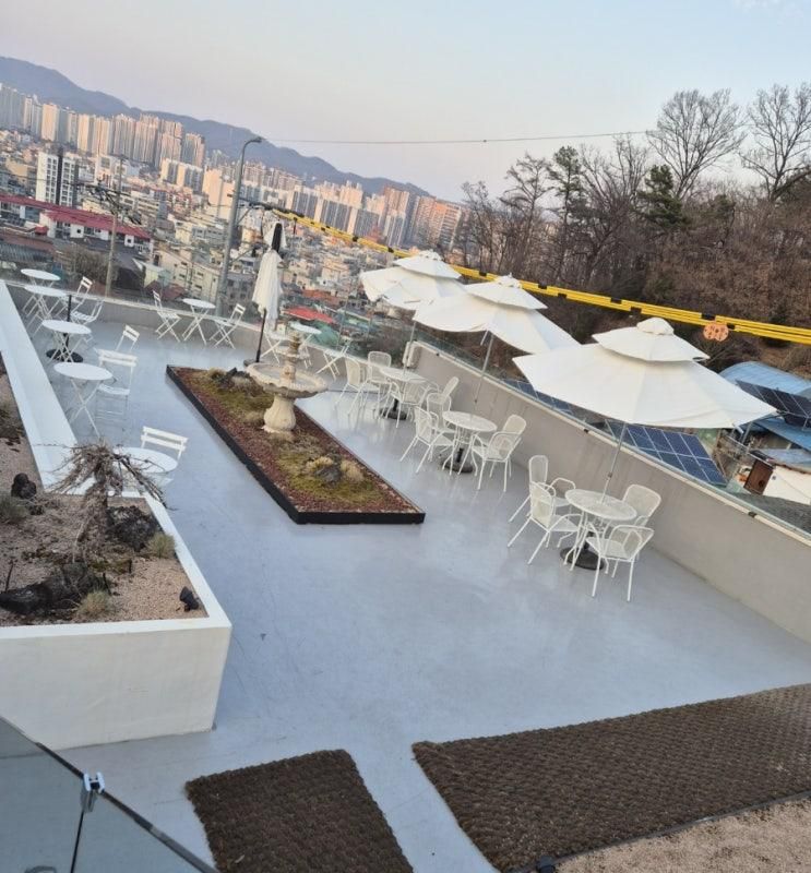 대전 대형카페) 대전 해방촌뷰를 볼 수 있는 유일한 카페 점선면
