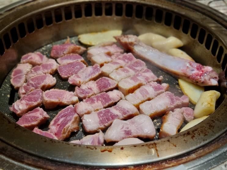 공덕 삼겹살 맛집 두껍삼 마포직영점│고기 냄새 걱정 전혀 없는 공덕역 고기집