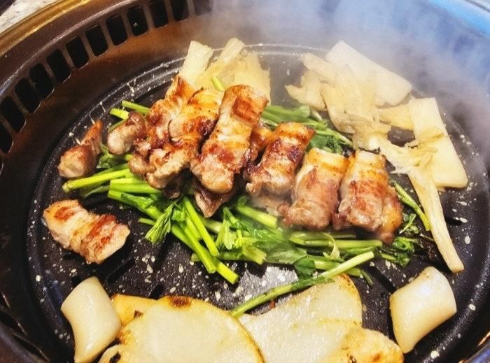 명동 삼겹살 미나리와 조화 굿 두껍삼 명동직영점