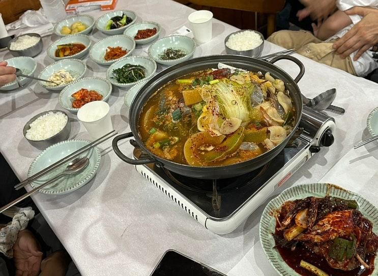 (안면도/리솜아일랜드,꽃지해수욕장맛집) 안면도 오면 꼭 먹어야하는 게국지 맛집 ”딴뚝통나무집식당“