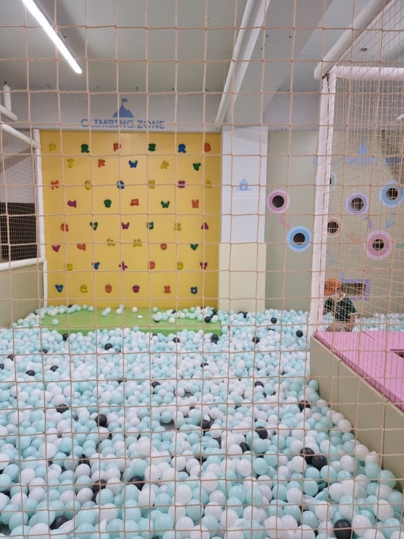 https://image.mom-mom.net/eyJidWNrZXQiOiJtb21tb20tbW9tc3RvdWNoIiwia2V5IjoibWlncmF0ZWQvcGxhY2VzLzYzNzIxMTgzNWEyNGM3MDZjOTE2OGJmOSIsImVkaXRzIjp7InJlc2l6ZSI6eyJ3aWR0aCI6NTAwLCJ3aXRob3V0RW5sYXJnZW1lbnQiOnRydWV9fX0=
