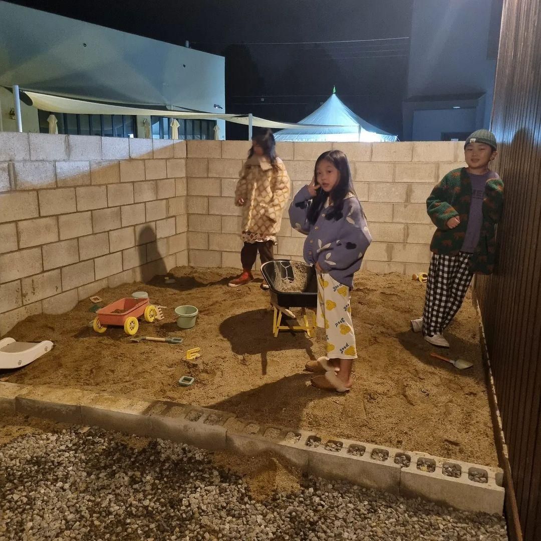 https://image.mom-mom.net/eyJidWNrZXQiOiJtb21tb20tbW9tc3RvdWNoIiwia2V5IjoibWlncmF0ZWQvcGxhY2VzLzY0MDU5YmMwOWE4NmRkN2VjYjliNTlhMCIsImVkaXRzIjp7InJlc2l6ZSI6eyJ3aWR0aCI6NTAwLCJ3aXRob3V0RW5sYXJnZW1lbnQiOnRydWV9fX0=