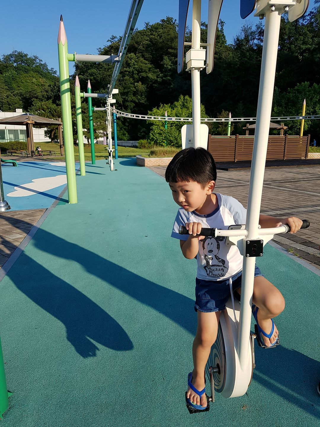 https://image.mom-mom.net/eyJidWNrZXQiOiJtb21tb20tbW9tc3RvdWNoIiwia2V5IjoicGxhY2VzLzY0Njc5ZDAyMGVlMzBhYzA3MWU0ZmVkNSIsImVkaXRzIjp7InJlc2l6ZSI6eyJ3aWR0aCI6Mzc1LCJoZWlnaHQiOjUwMH19fQ==