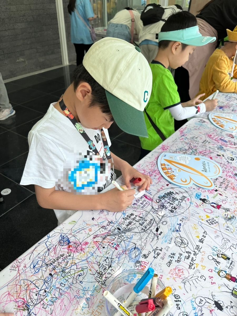 https://image.mom-mom.net/eyJidWNrZXQiOiJtb21tb20tbW9tc3RvdWNoIiwia2V5IjoicGxhY2VzLzY0OTEyMmZlNzJmOTcwNGVkYzc5ZTY4MyIsImVkaXRzIjp7InJlc2l6ZSI6eyJ3aWR0aCI6Mzc1LCJoZWlnaHQiOjUwMH19fQ==