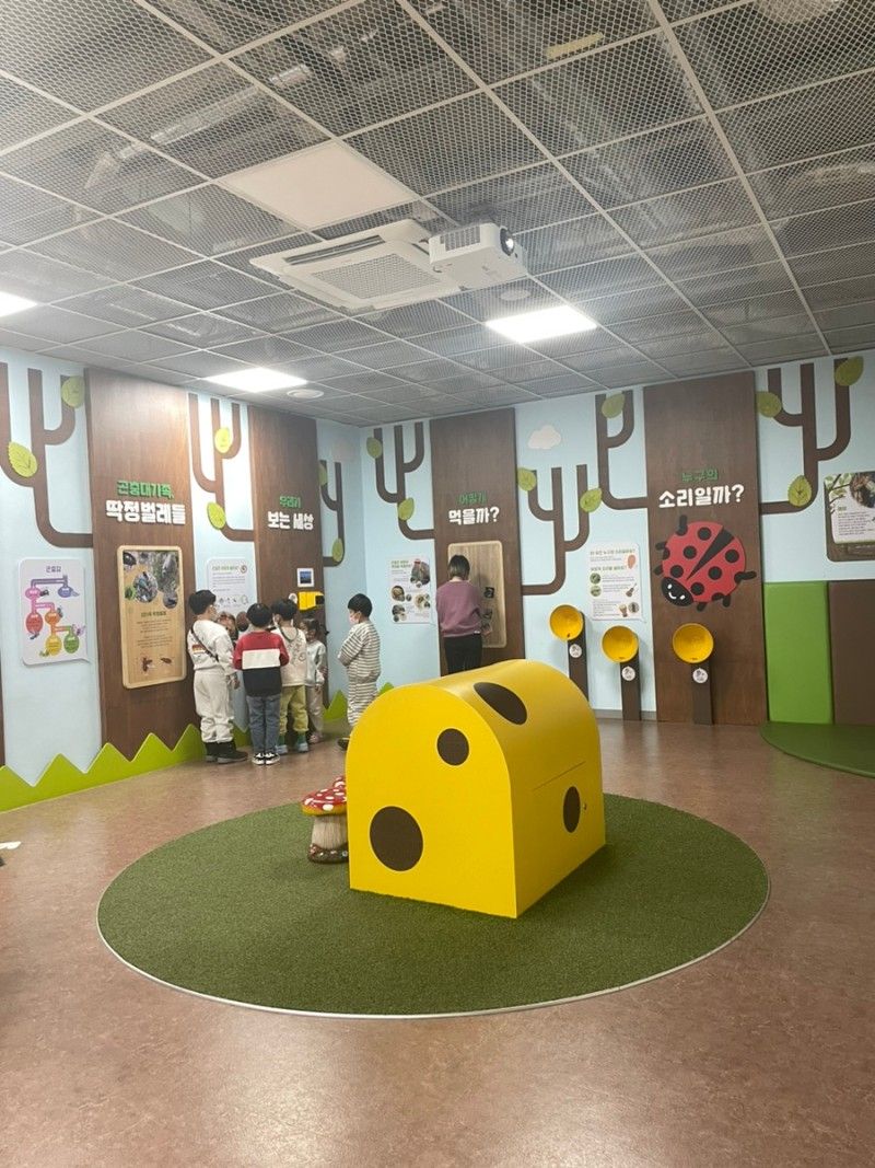 https://image.mom-mom.net/eyJidWNrZXQiOiJtb21tb20tbW9tc3RvdWNoIiwia2V5IjoicGxhY2VzLzY0YTNhNmEzOTM4NzAzNTZlN2M5Y2YzMCIsImVkaXRzIjp7InJlc2l6ZSI6eyJ3aWR0aCI6Mzc0LCJoZWlnaHQiOjUwMH19fQ==
