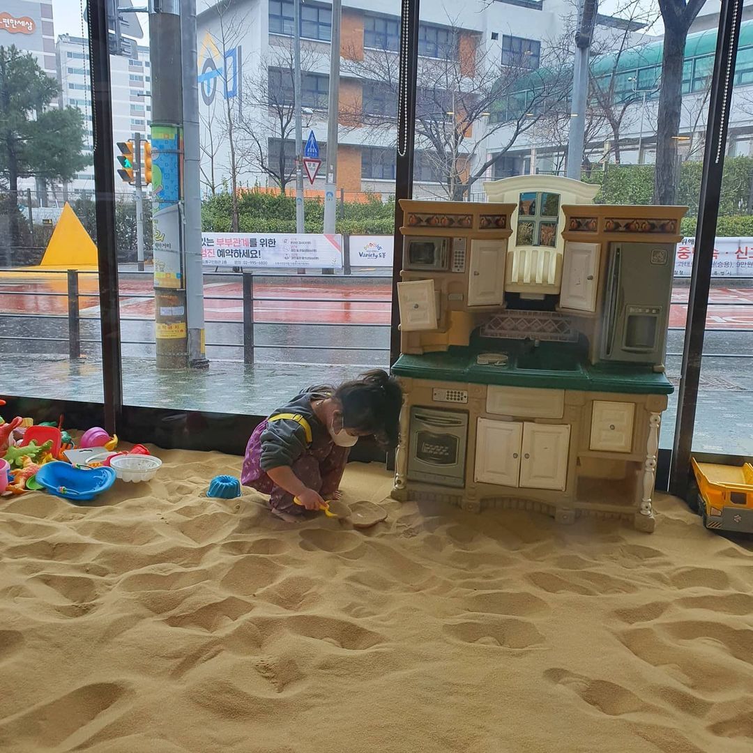 https://image.mom-mom.net/eyJidWNrZXQiOiJtb21tb20tbW9tc3RvdWNoIiwia2V5IjoicGxhY2VzLzY0YTNiYWVhZTVmMzNjYjU3NmExOWYwZSIsImVkaXRzIjp7InJlc2l6ZSI6eyJ3aWR0aCI6NTAwLCJoZWlnaHQiOjUwMH19fQ==