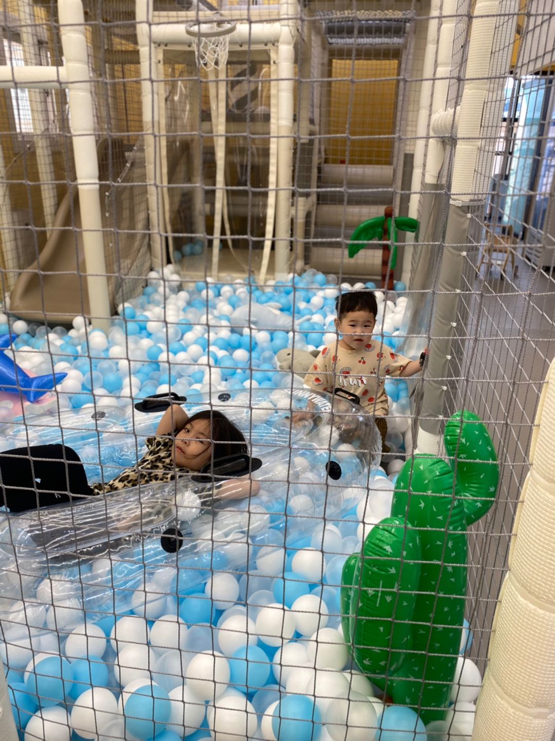 https://image.mom-mom.net/eyJidWNrZXQiOiJtb21tb20tbW9tc3RvdWNoIiwia2V5IjoicGxhY2VzLzY0Yjc0ZmZkM2VmMDg2MmVhODA3OTQ4OSIsImVkaXRzIjp7InJlc2l6ZSI6eyJ3aWR0aCI6Mzc1LCJoZWlnaHQiOjUwMH19fQ==