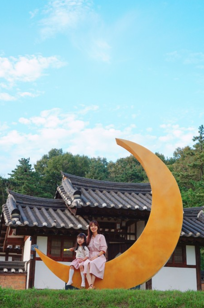 https://image.mom-mom.net/eyJidWNrZXQiOiJtb21tb20tbW9tc3RvdWNoIiwia2V5IjoicGxhY2VzLzY0ZjU3Y2JiYjU2MDI3NDcyMjJjYWNjNCIsImVkaXRzIjp7InJlc2l6ZSI6eyJ3aWR0aCI6MTA4MCwid2l0aG91dEVubGFyZ2VtZW50Ijp0cnVlfX19