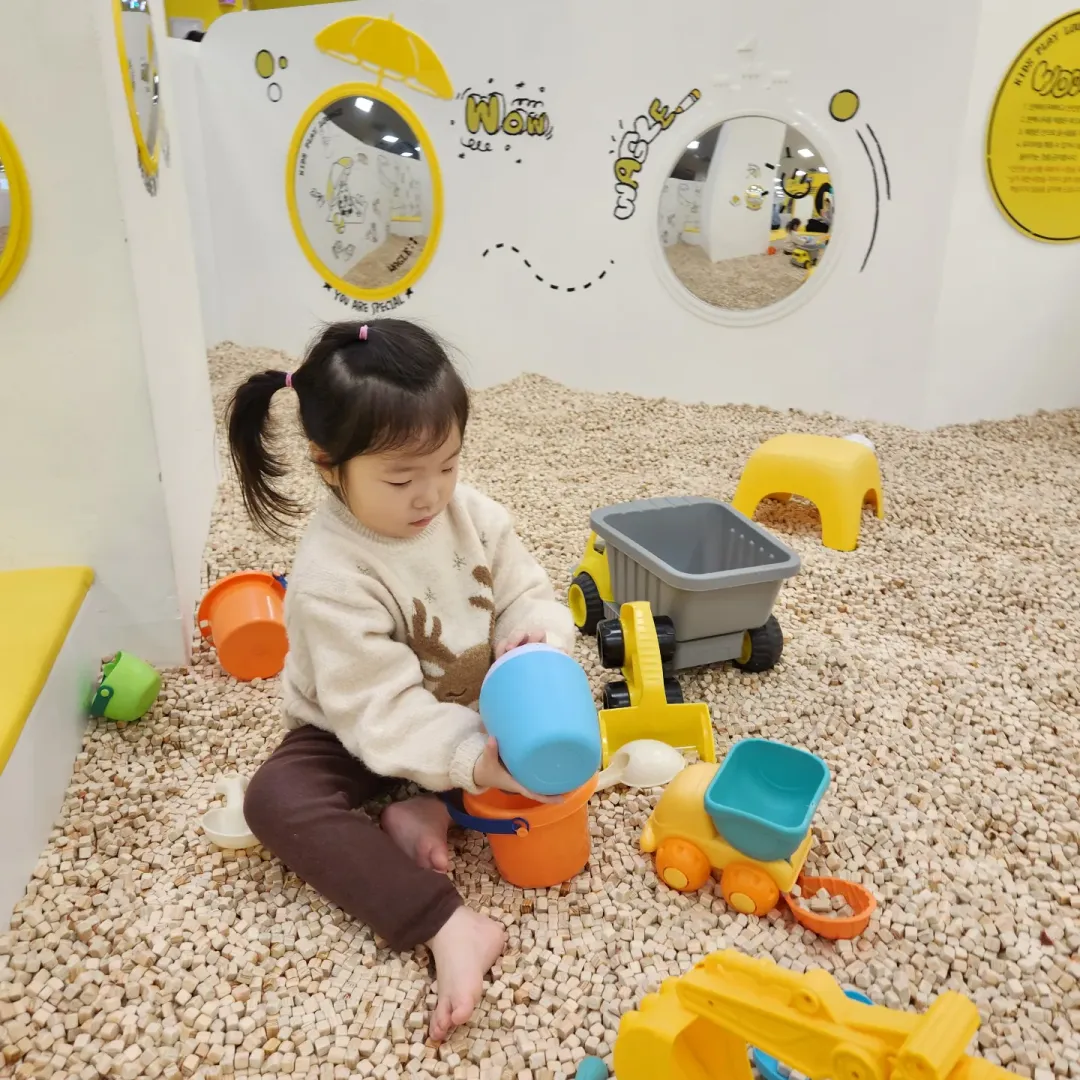 https://image.mom-mom.net/eyJidWNrZXQiOiJtb21tb20tbW9tc3RvdWNoIiwia2V5IjoicGxhY2VzLzY1NDQ0MjMzYjc2ZTQwZjA3YTBjM2FmYS5qcGciLCJlZGl0cyI6eyJyZXNpemUiOnsid2lkdGgiOjUwMCwiaGVpZ2h0Ijo1MDB9fX0=