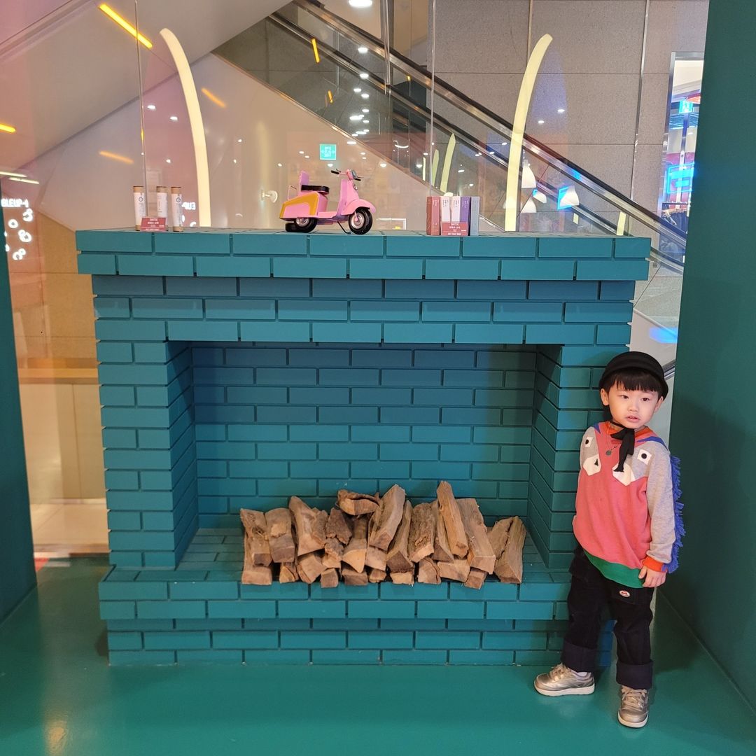 https://image.mom-mom.net/eyJidWNrZXQiOiJtb21tb20tbW9tc3RvdWNoIiwia2V5IjoicGxhY2VzLzY1NzE3ZmE4NDZlZTUwYjFiZDMyZTA5MS5qcGVnIiwiZWRpdHMiOnsicmVzaXplIjp7IndpZHRoIjo1MDAsImhlaWdodCI6NTAwfX19