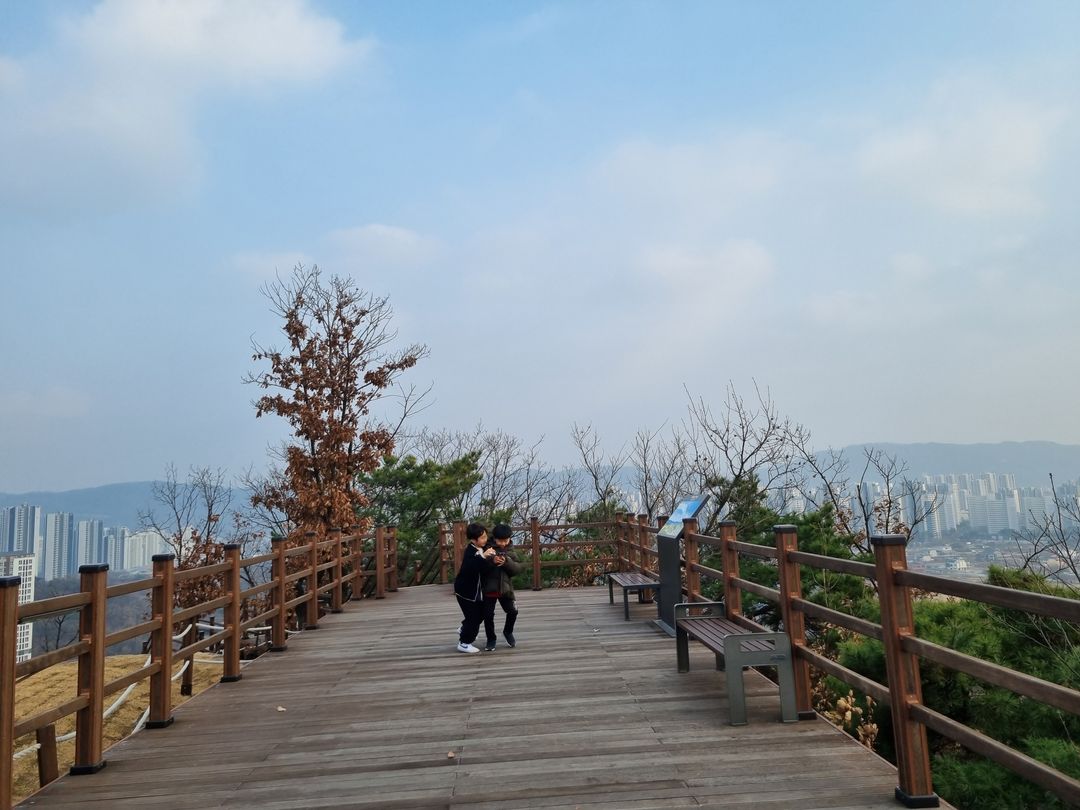 https://image.mom-mom.net/eyJidWNrZXQiOiJtb21tb20tbW9tc3RvdWNoIiwia2V5IjoicGxhY2VzLzY1NzkwNzg2OGU3MDYwN2VlYTAyYmNlYi5qcGciLCJlZGl0cyI6eyJyZXNpemUiOnsid2lkdGgiOjUwMCwiaGVpZ2h0IjozNzV9fX0=