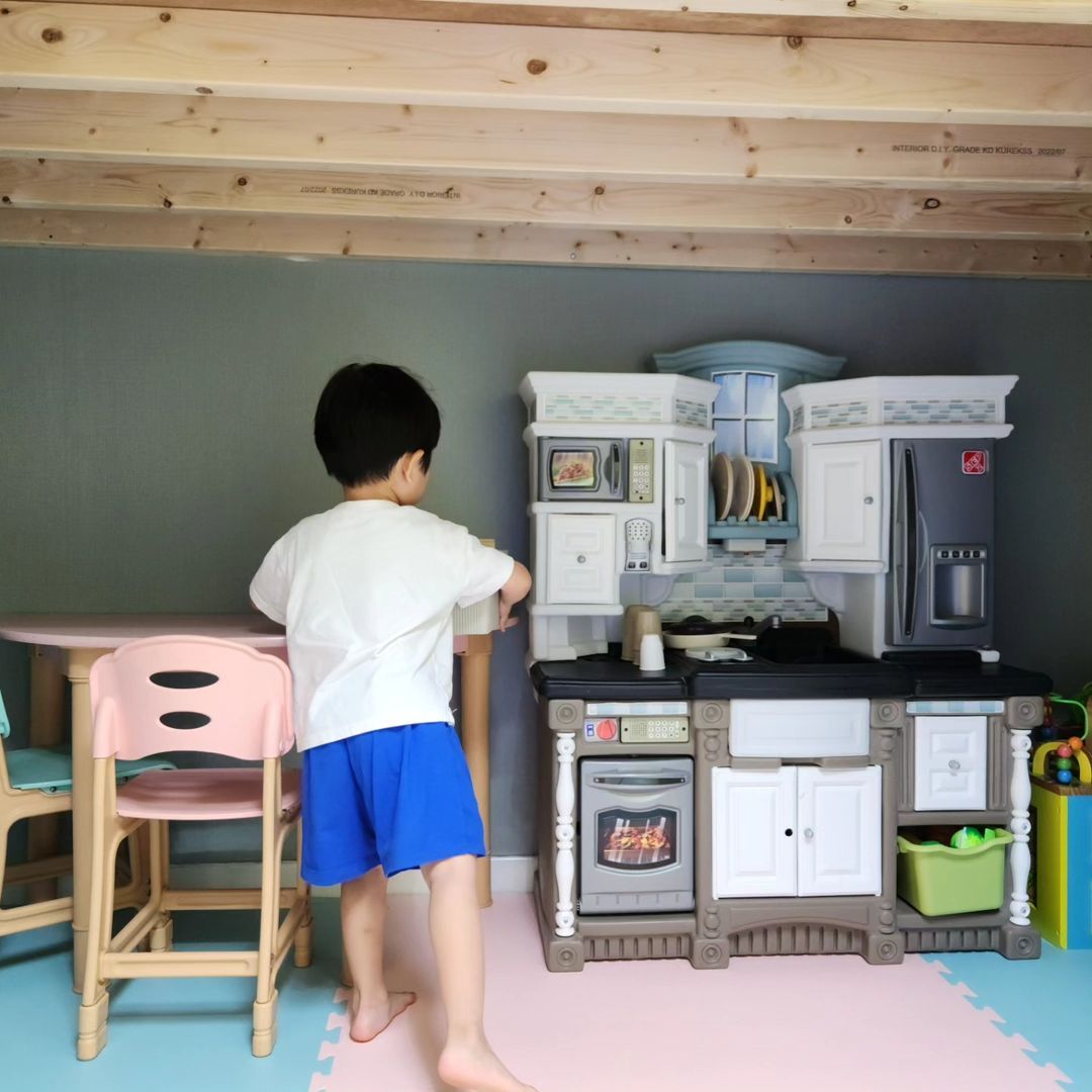 https://image.mom-mom.net/eyJidWNrZXQiOiJtb21tb20tbW9tc3RvdWNoIiwia2V5IjoicGxhY2VzLzY1MmRmNDZjM2RiZmZjOGI0MGMzNDJlMS5oZWljIiwiZWRpdHMiOnsicmVzaXplIjp7IndpZHRoIjo1MDAsImhlaWdodCI6NTAwfX19