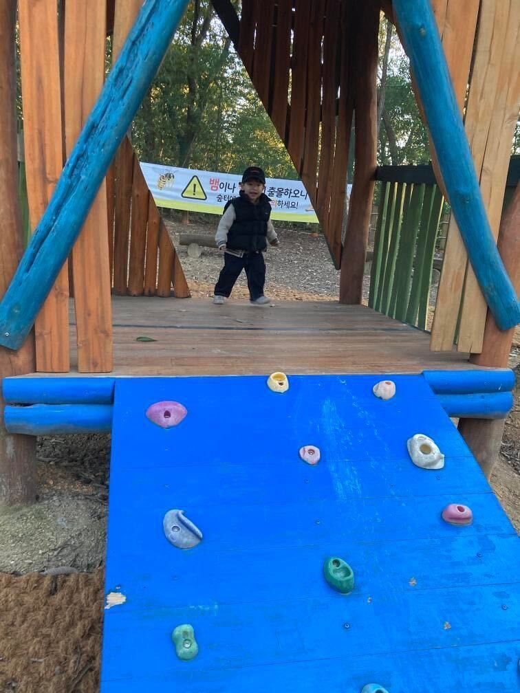 https://image.mom-mom.net/eyJidWNrZXQiOiJtb21tb20tbW9tc3RvdWNoIiwia2V5IjoicGxhY2VzLzY1M2ExN2E5ZGQxN2MyNzU3MjBjYTAyMi5qcGciLCJlZGl0cyI6eyJyZXNpemUiOnsid2lkdGgiOjM3NSwiaGVpZ2h0Ijo1MDB9fX0=