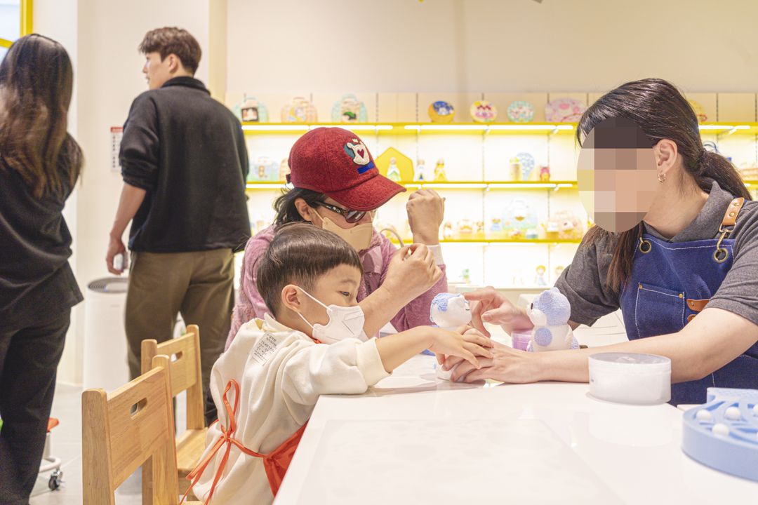 https://image.mom-mom.net/eyJidWNrZXQiOiJtb21tb20tbW9tc3RvdWNoIiwia2V5IjoicGxhY2VzLzY1YjMxNDIwOWM4MDY0MGRiNTY3ODY4ZS5qcGciLCJlZGl0cyI6eyJyZXNpemUiOnsid2lkdGgiOjUwMCwiaGVpZ2h0IjozMzN9fX0=
