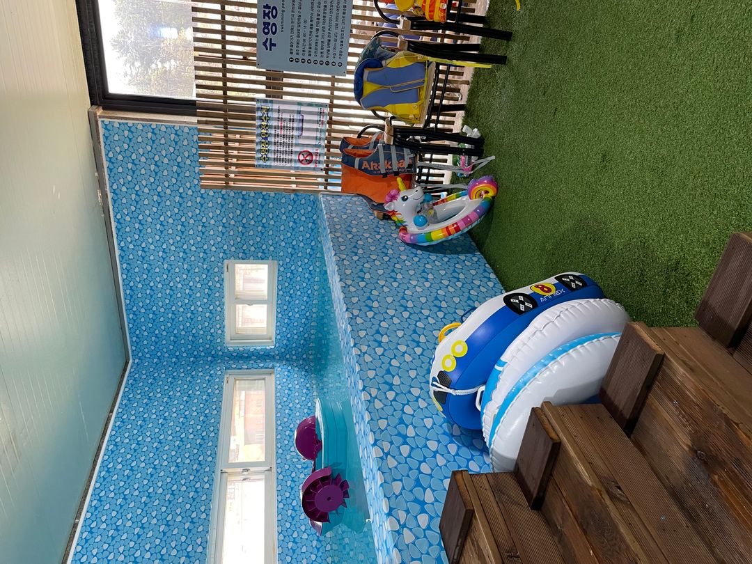 https://image.mom-mom.net/eyJidWNrZXQiOiJtb21tb20tbW9tc3RvdWNoIiwia2V5IjoicGxhY2VzLzY1YjhiNWQwMWUzY2FiYzM3MGQyMTkwOC5qcGVnIiwiZWRpdHMiOnsicmVzaXplIjp7IndpZHRoIjo1MDAsImhlaWdodCI6Mzc1fX19