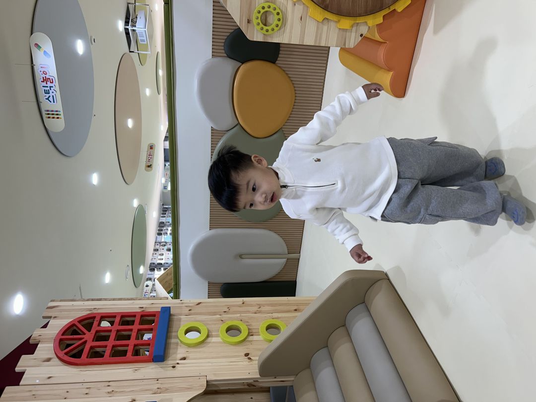 https://image.mom-mom.net/eyJidWNrZXQiOiJtb21tb20tbW9tc3RvdWNoIiwia2V5IjoicGxhY2VzLzY1YmM5YTA4MjZlYmZhNmUyOTdkMmYxNC5qcGVnIiwiZWRpdHMiOnsicmVzaXplIjp7IndpZHRoIjo1MDAsImhlaWdodCI6Mzc1fX19