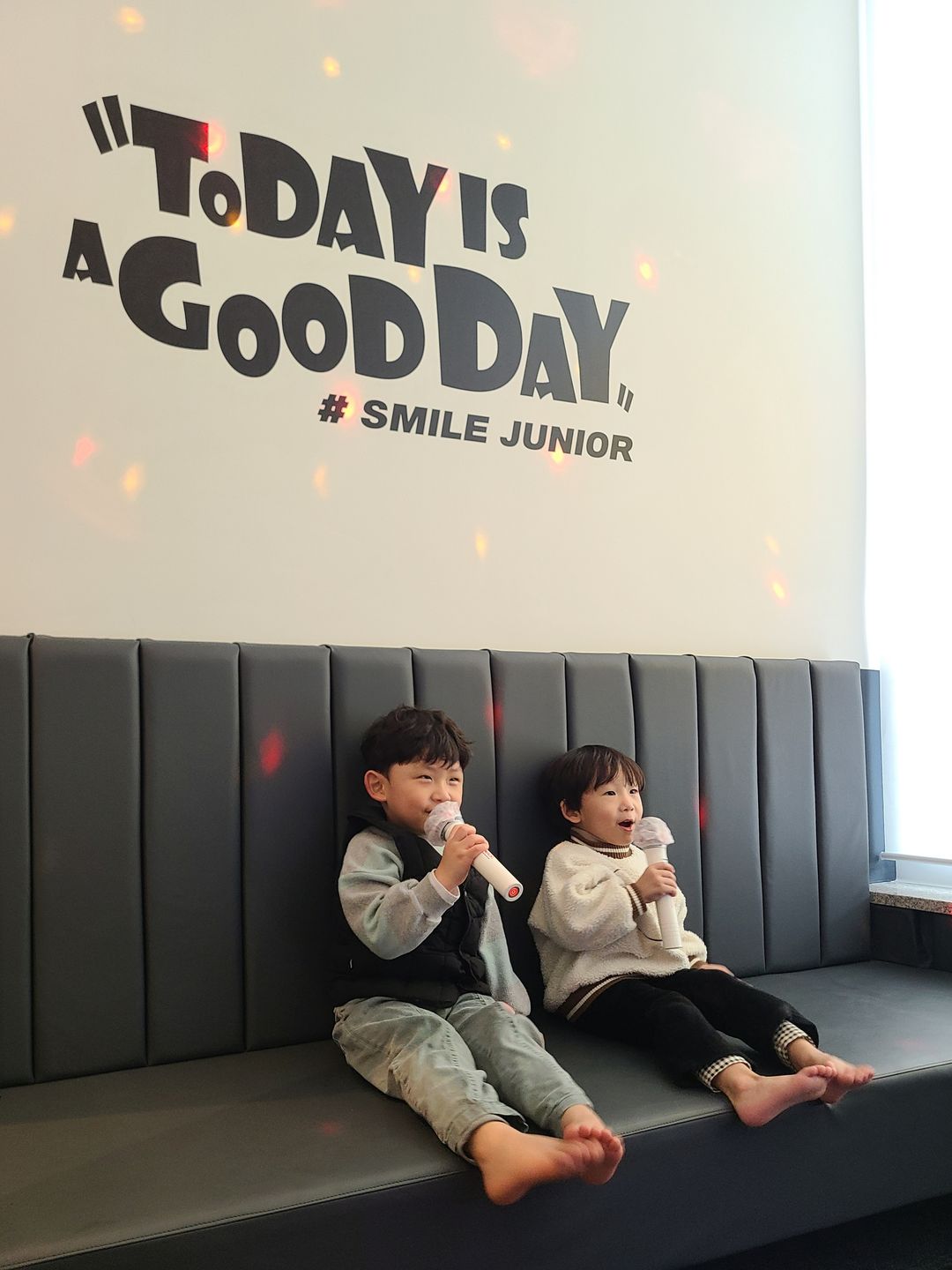 https://image.mom-mom.net/eyJidWNrZXQiOiJtb21tb20tbW9tc3RvdWNoIiwia2V5IjoicGxhY2VzLzY1YmY0YzY0NzkzMjc5NDI1N2U0MmYyYi5qcGciLCJlZGl0cyI6eyJyZXNpemUiOnsid2lkdGgiOjM3NSwiaGVpZ2h0Ijo1MDB9fX0=