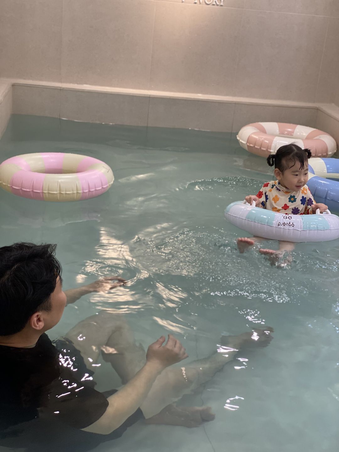 https://image.mom-mom.net/eyJidWNrZXQiOiJtb21tb20tbW9tc3RvdWNoIiwia2V5IjoicGxhY2VzLzY1YzA0YzYzODQ1YjRhN2IyMTRiOTViZS5qcGVnIiwiZWRpdHMiOnsicmVzaXplIjp7IndpZHRoIjozNzUsImhlaWdodCI6NTAwfX19