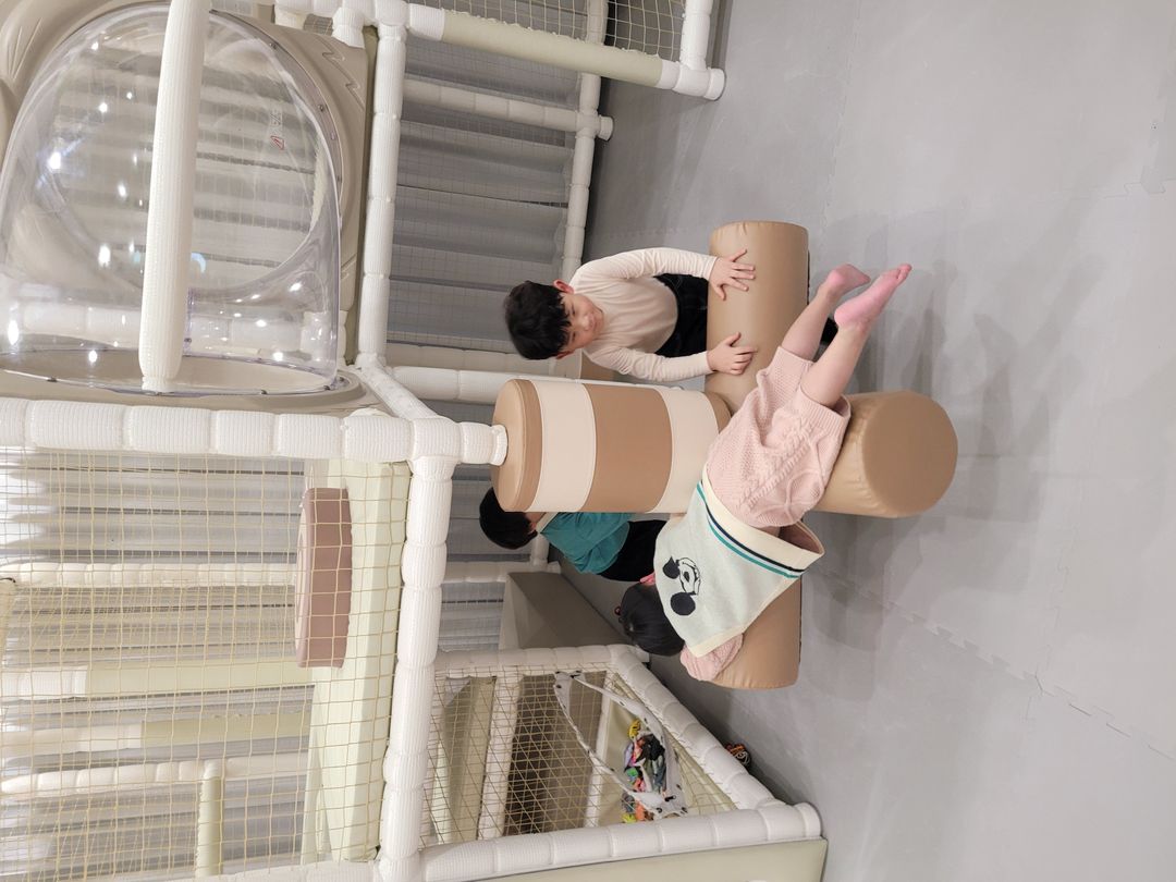 https://image.mom-mom.net/eyJidWNrZXQiOiJtb21tb20tbW9tc3RvdWNoIiwia2V5IjoicGxhY2VzLzY1YzIxYmZlZTQ4ZWNjM2Y2ZDUzNGFlMy5qcGciLCJlZGl0cyI6eyJyZXNpemUiOnsid2lkdGgiOjUwMCwiaGVpZ2h0IjozNzV9fX0=