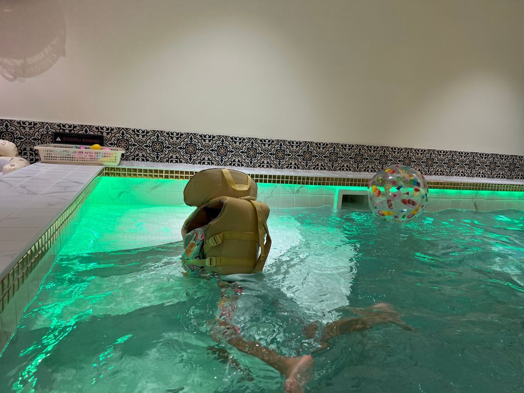https://image.mom-mom.net/eyJidWNrZXQiOiJtb21tb20tbW9tc3RvdWNoIiwia2V5IjoicGxhY2VzLzY1YzMyZjI3NGQ1MDM0OWViMzA4MTQyOS5qcGciLCJlZGl0cyI6eyJyZXNpemUiOnsid2lkdGgiOjUwMCwiaGVpZ2h0IjozNzV9fX0=