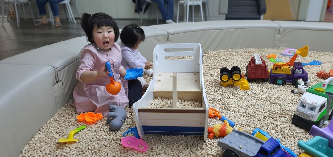 https://image.mom-mom.net/eyJidWNrZXQiOiJtb21tb20tbW9tc3RvdWNoIiwia2V5IjoicGxhY2VzLzY1ZDM1ZTE3MGY1NmRjZmYwYzNjYTZjNS5qcGciLCJlZGl0cyI6eyJyZXNpemUiOnsid2lkdGgiOjUwMCwiaGVpZ2h0IjoyMzZ9fX0=