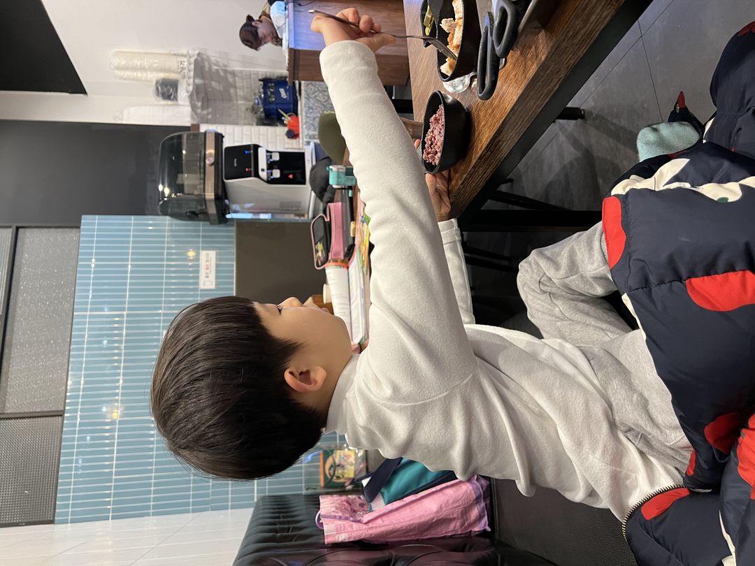 https://image.mom-mom.net/eyJidWNrZXQiOiJtb21tb20tbW9tc3RvdWNoIiwia2V5IjoicGxhY2VzLzY1ZjcwYjNhOTU0MmNlOGY3OTVjMmVlOC5qcGVnIiwiZWRpdHMiOnsicmVzaXplIjp7IndpZHRoIjo1MDAsImhlaWdodCI6Mzc1fX19