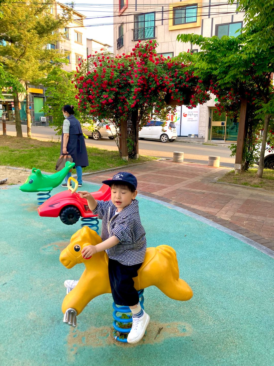 https://image.mom-mom.net/eyJidWNrZXQiOiJtb21tb20tbW9tc3RvdWNoIiwia2V5IjoicGxhY2VzLzY2NDhkMjIzYWQxMjVjMzk5N2JhOGU4NC5qcGciLCJlZGl0cyI6eyJyZXNpemUiOnsid2lkdGgiOjM3NSwiaGVpZ2h0Ijo1MDB9fX0=