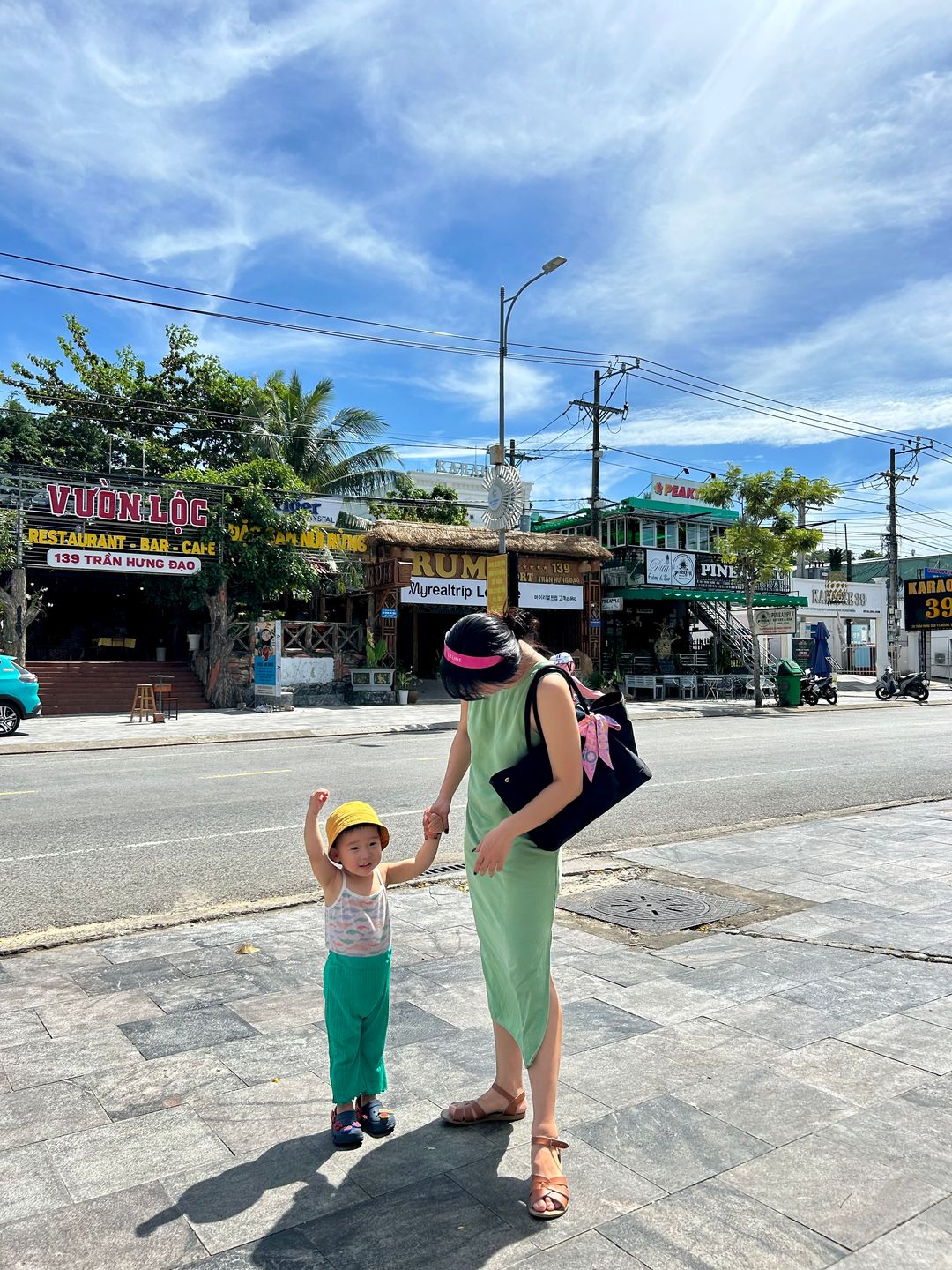 https://image.mom-mom.net/eyJidWNrZXQiOiJtb21tb20tbW9tc3RvdWNoIiwia2V5IjoicGxhY2VzLzY2NTAwYTg5ZTZlNDE4MjhmZTcwNjZjNi5qcGVnIiwiZWRpdHMiOnsicmVzaXplIjp7IndpZHRoIjozNzUsImhlaWdodCI6NTAwfX19