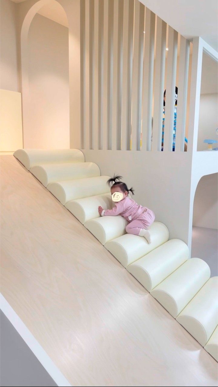 https://image.mom-mom.net/eyJidWNrZXQiOiJtb21tb20tbW9tc3RvdWNoIiwia2V5IjoicGxhY2VzLzY2NTA0OThjMjQ0YmEzMzQ0MjU4NWJjMy5qcGciLCJlZGl0cyI6eyJyZXNpemUiOnsid2lkdGgiOjI4MSwiaGVpZ2h0Ijo1MDB9fX0=