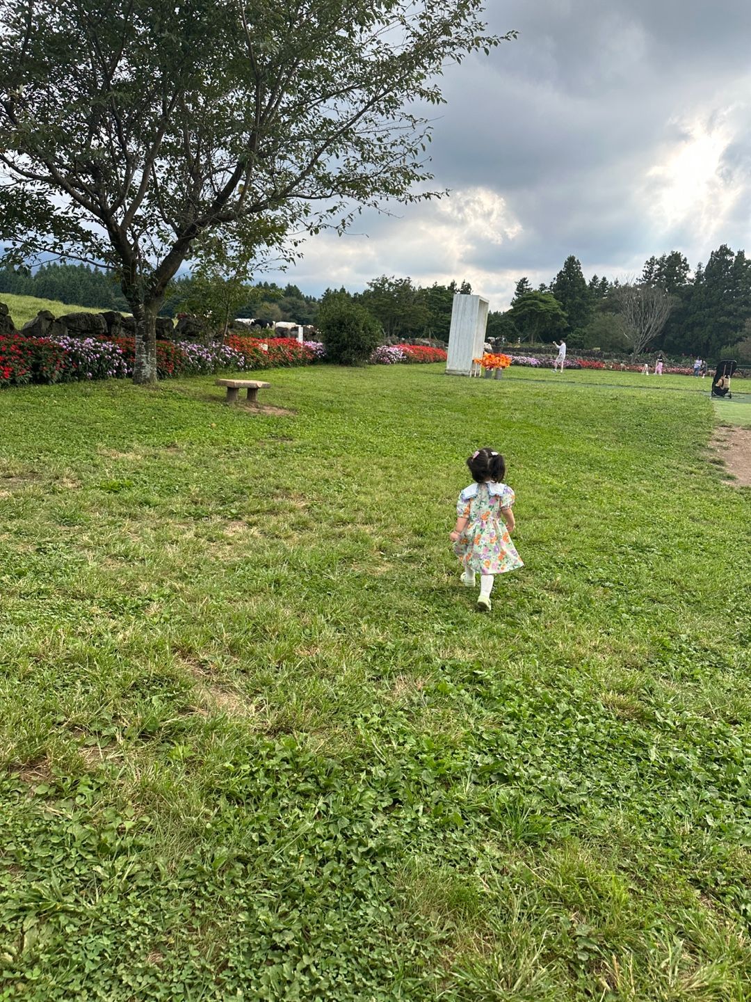 https://image.mom-mom.net/eyJidWNrZXQiOiJtb21tb20tbW9tc3RvdWNoIiwia2V5IjoicGxhY2VzLzY2NmJiZWMyZTFkOWNmMDc0ODg4ZTkwYy5qcGciLCJlZGl0cyI6eyJyZXNpemUiOnsid2lkdGgiOjM3NSwiaGVpZ2h0Ijo1MDB9fX0=