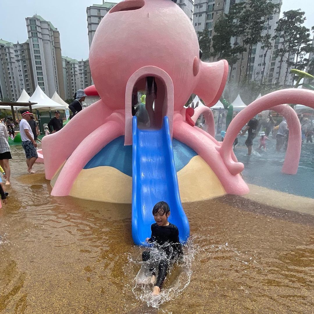 https://image.mom-mom.net/eyJidWNrZXQiOiJtb21tb20tbW9tc3RvdWNoIiwia2V5IjoicGxhY2VzLzY2ODY2YmU4MGI3M2UyZDdmODBjMDk1NC5qcGciLCJlZGl0cyI6eyJyZXNpemUiOnsid2lkdGgiOjUwMCwiaGVpZ2h0Ijo1MDB9fX0=