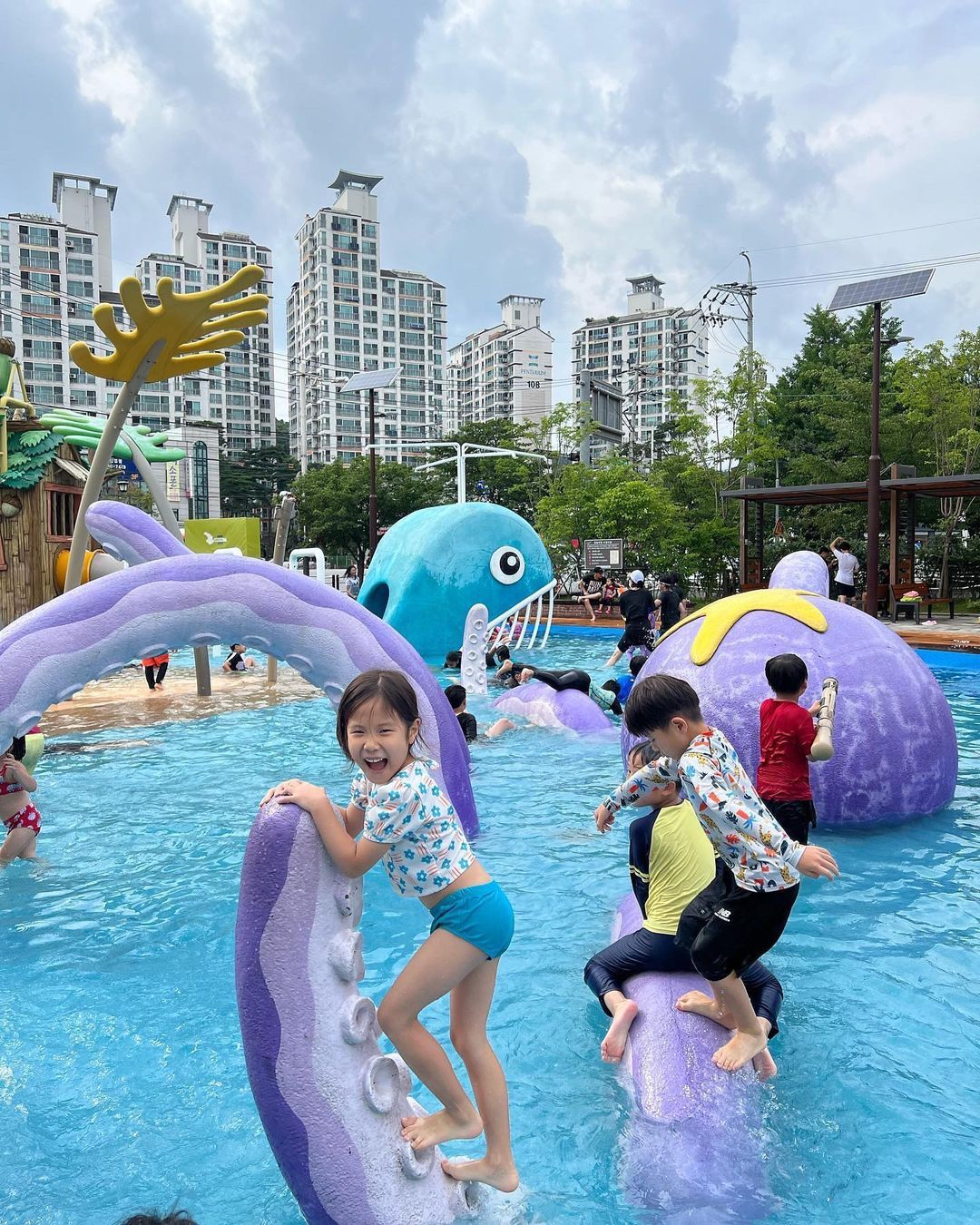 https://image.mom-mom.net/eyJidWNrZXQiOiJtb21tb20tbW9tc3RvdWNoIiwia2V5IjoicGxhY2VzLzY2ODc2MWUyNjg1YTY4NWM5N2I4YjU2My5qcGciLCJlZGl0cyI6eyJyZXNpemUiOnsid2lkdGgiOjQwMCwiaGVpZ2h0Ijo1MDB9fX0=