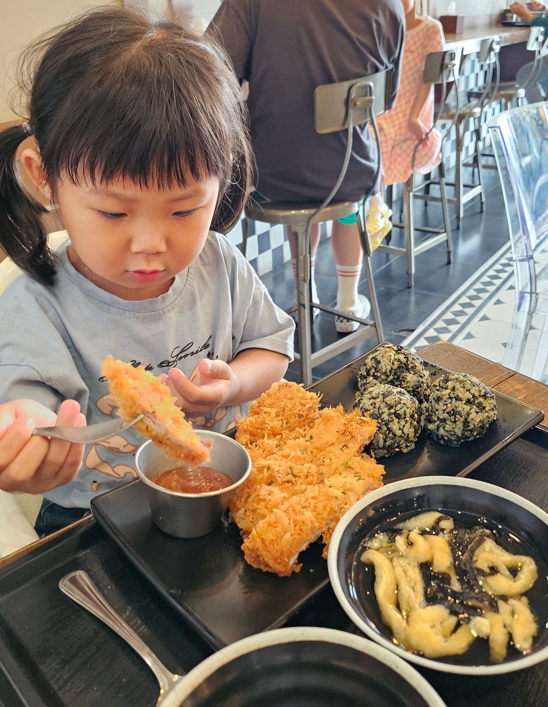 https://image.mom-mom.net/eyJidWNrZXQiOiJtb21tb20tbW9tc3RvdWNoIiwia2V5IjoicGxhY2VzLzY2OGZlMmIyM2Q5MzQ2MDM4YjBkNzhlMS5qcGciLCJlZGl0cyI6eyJyZXNpemUiOnsid2lkdGgiOjM4NywiaGVpZ2h0Ijo1MDB9fX0=