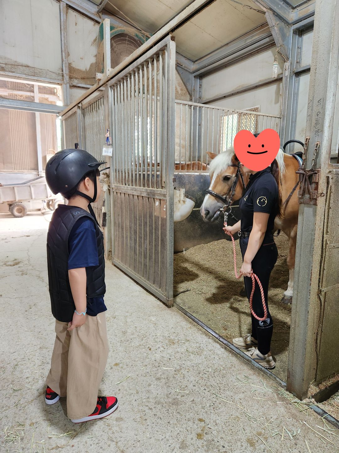 https://image.mom-mom.net/eyJidWNrZXQiOiJtb21tb20tbW9tc3RvdWNoIiwia2V5IjoicGxhY2VzLzY2YjViYjgwNDg3MmEzYTY4ZjJlZmRiOC5qcGciLCJlZGl0cyI6eyJyZXNpemUiOnsid2lkdGgiOjM3NSwiaGVpZ2h0Ijo1MDB9fX0=