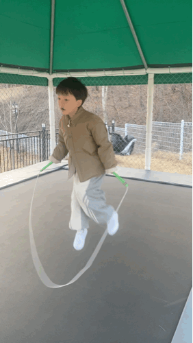 https://image.mom-mom.net/eyJidWNrZXQiOiJtb21tb20tbW9tc3RvdWNoIiwia2V5IjoicGxhY2VzLzY3NTE4ODI0NjIyNmJmNmY1ZjA2NDkwNC5naWYiLCJlZGl0cyI6eyJyZXNpemUiOnsid2lkdGgiOjI4MSwiaGVpZ2h0Ijo1MDB9fX0=