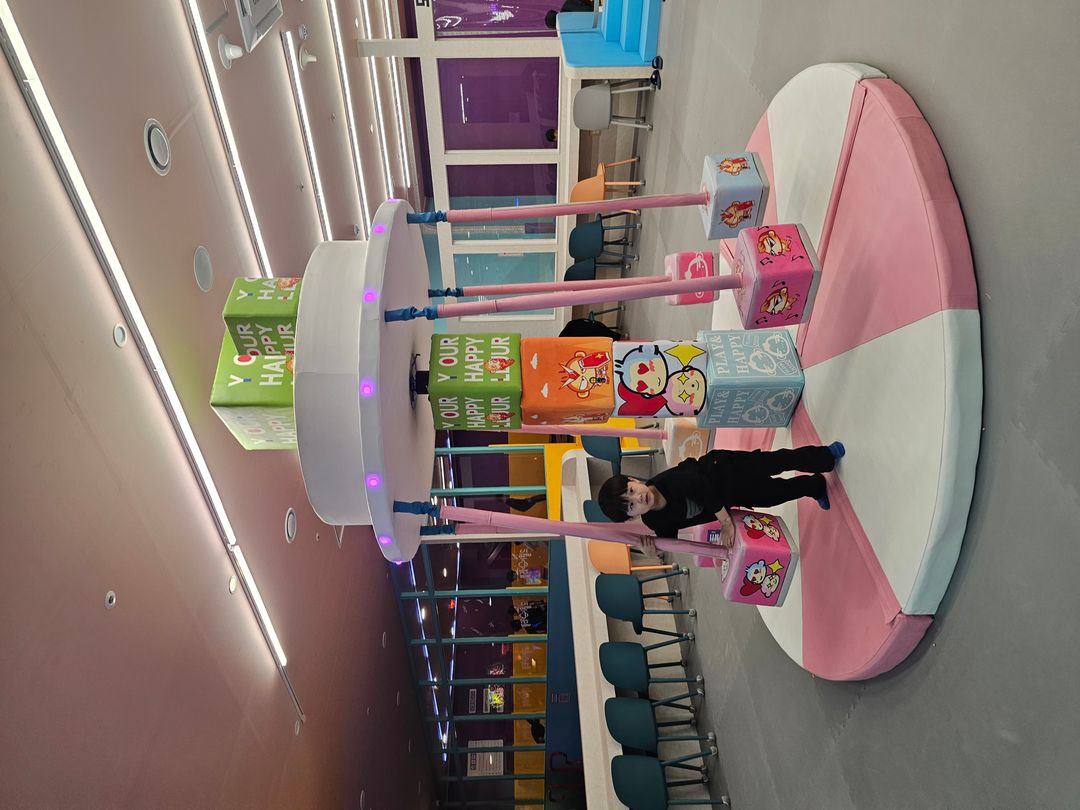 https://image.mom-mom.net/eyJidWNrZXQiOiJtb21tb20tbW9tc3RvdWNoIiwia2V5IjoicGxhY2VzLzY3NmUzYzhiNmQxYWE5Y2YxNTVlZWNmZC5qcGciLCJlZGl0cyI6eyJyZXNpemUiOnsid2lkdGgiOjUwMCwiaGVpZ2h0IjozNzV9fX0=