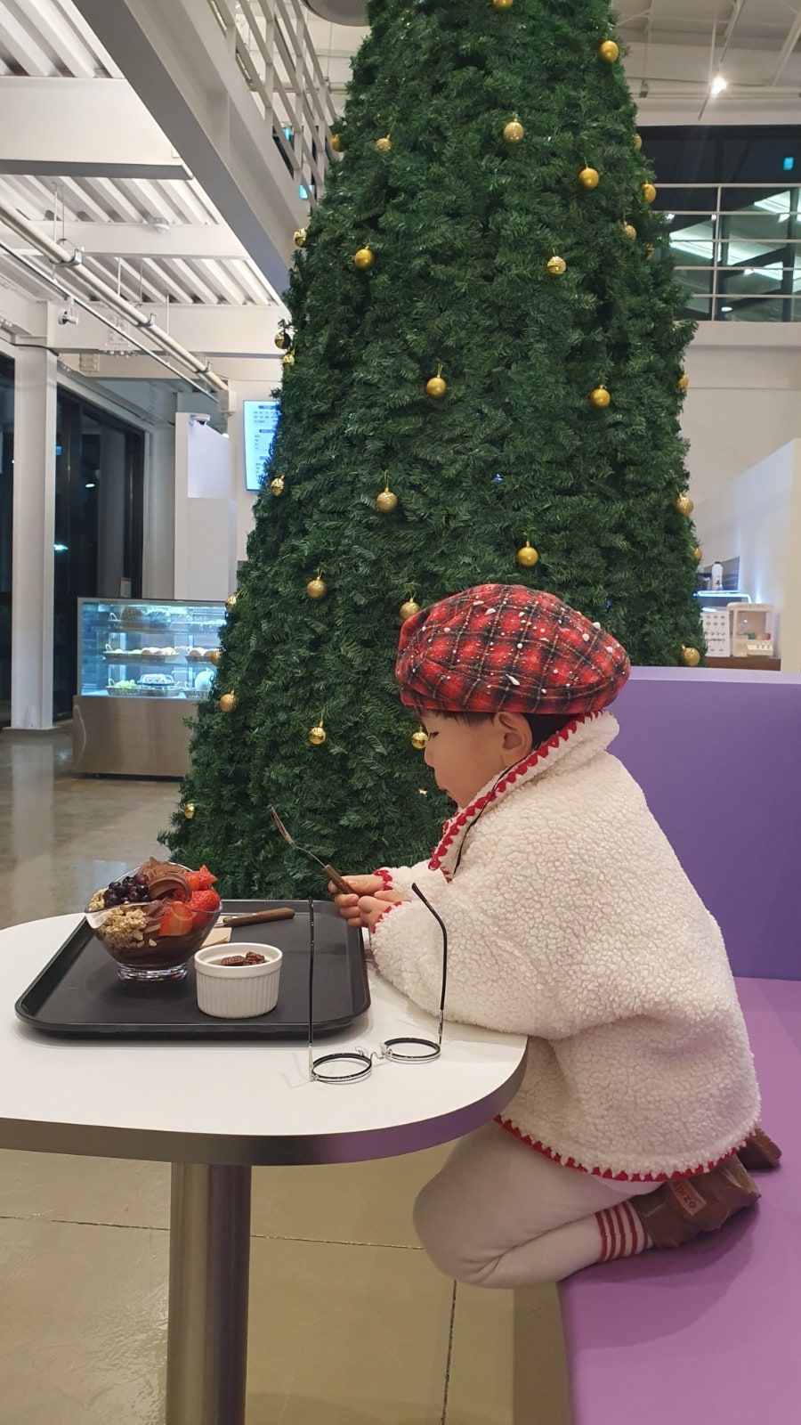 https://image.mom-mom.net/eyJidWNrZXQiOiJtb21tb20tbW9tc3RvdWNoIiwia2V5IjoicGxhY2VzLzY3ODRhYjBlNmQ5OTIwYWY3YjU4MTljNi5qcGciLCJlZGl0cyI6eyJyZXNpemUiOnsid2lkdGgiOjI4MSwiaGVpZ2h0Ijo1MDB9fX0=