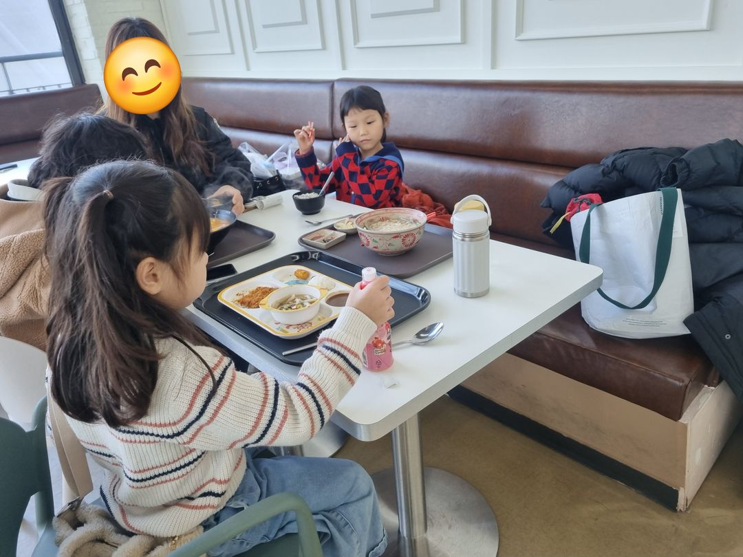 https://image.mom-mom.net/eyJidWNrZXQiOiJtb21tb20tbW9tc3RvdWNoIiwia2V5IjoicGxhY2VzLzY3OWFkM2ZjYmMxZjYzNDlmYTZhMDc1YS5qcGciLCJlZGl0cyI6eyJyZXNpemUiOnsid2lkdGgiOjUwMCwiaGVpZ2h0IjozNzV9fX0=