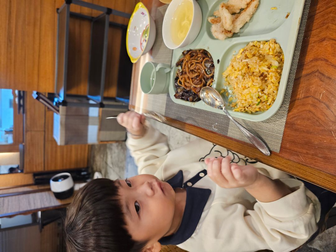 https://image.mom-mom.net/eyJidWNrZXQiOiJtb21tb20tbW9tc3RvdWNoIiwia2V5IjoicGxhY2VzLzY3MDEyYzg2NDdlMjI5NmE5YjUyYmYzMC5qcGciLCJlZGl0cyI6eyJyZXNpemUiOnsid2lkdGgiOjUwMCwiaGVpZ2h0IjozNzV9fX0=