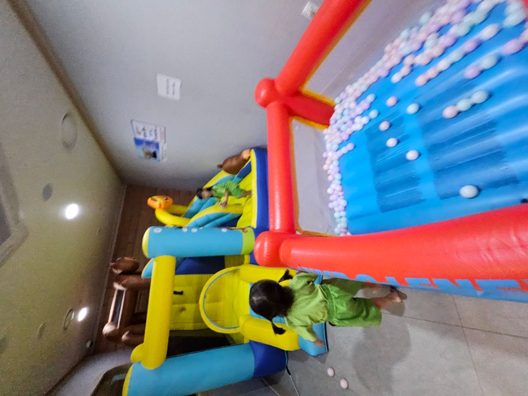 https://image.mom-mom.net/eyJidWNrZXQiOiJtb21tb20tbW9tc3RvdWNoIiwia2V5IjoicGxhY2VzLzY3MGI3ZDM2YmI5MDAzMGE2OTVjMmRmMi5qcGciLCJlZGl0cyI6eyJyZXNpemUiOnsid2lkdGgiOjUwMCwiaGVpZ2h0IjozNzV9fX0=