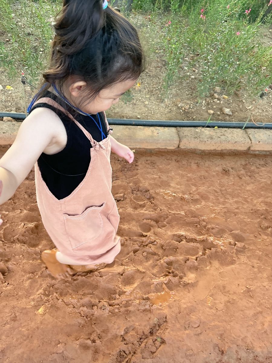 https://image.mom-mom.net/eyJidWNrZXQiOiJtb21tb20tbW9tc3RvdWNoIiwia2V5IjoicGxhY2VzLzY3MTcyZWU2ODEwOTgxNGUxMjZmM2I1My5qZmlmIiwiZWRpdHMiOnsicmVzaXplIjp7IndpZHRoIjozNzUsImhlaWdodCI6NTAwfX19