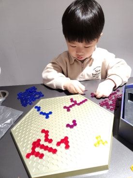 https://image.mom-mom.net/eyJidWNrZXQiOiJtb21tb20tbW9tc3RvdWNoIiwia2V5IjoicGxhY2VzLzY3MmExYzA5M2QyNmExYjM3NTZmZDg5My5qcGciLCJlZGl0cyI6eyJyZXNpemUiOnsid2lkdGgiOjM3NCwiaGVpZ2h0Ijo1MDB9fX0=