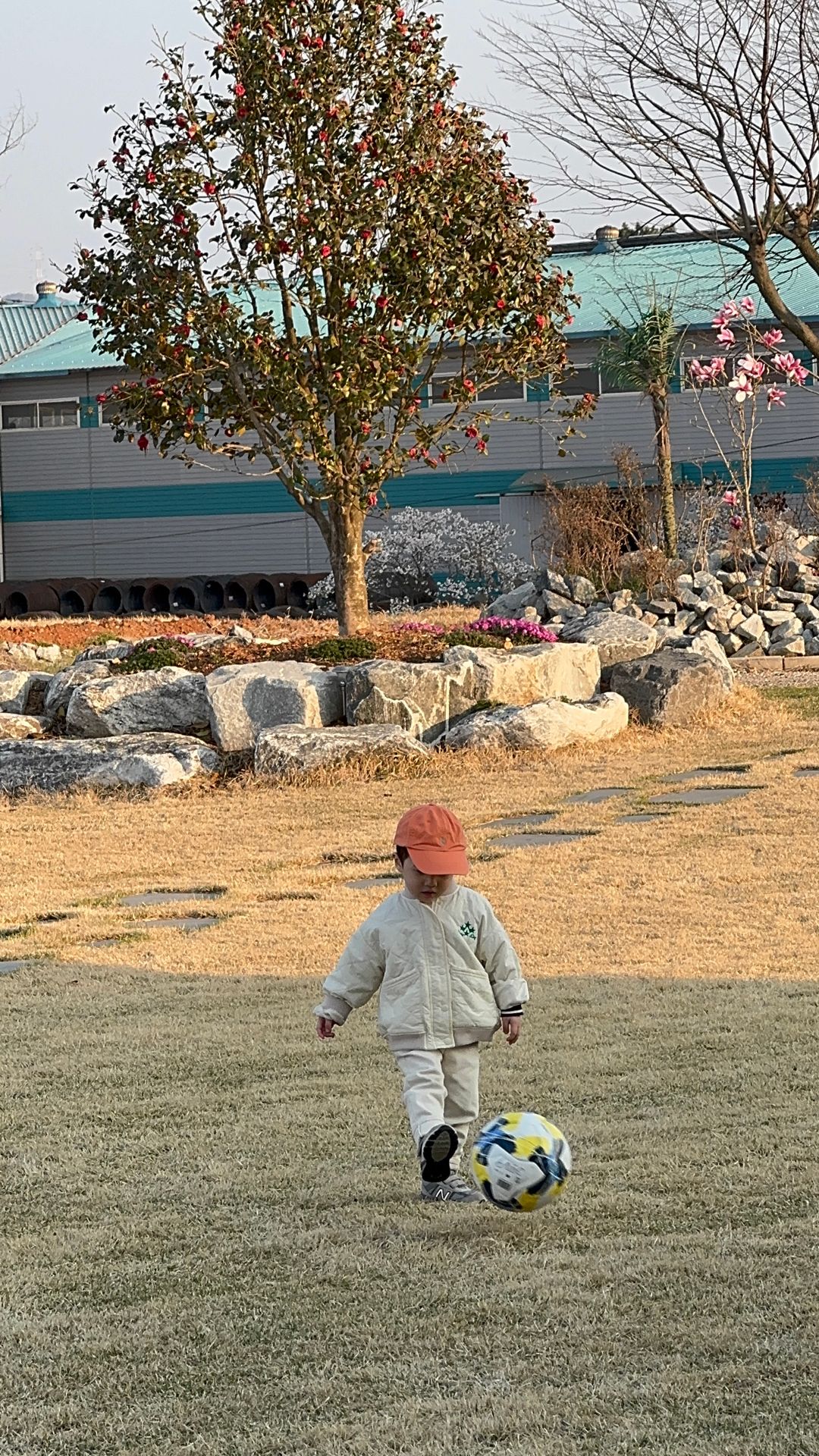 https://image.mom-mom.net/eyJidWNrZXQiOiJtb21tb20tbW9tc3RvdWNoIiwia2V5IjoicGxhY2VzLzY3ZmIyNDU2NWZkYTRmZjYwMGVkMzcyNi5qcGVnIiwiZWRpdHMiOnsicmVzaXplIjp7IndpZHRoIjoyODEsImhlaWdodCI6NTAwfX19
