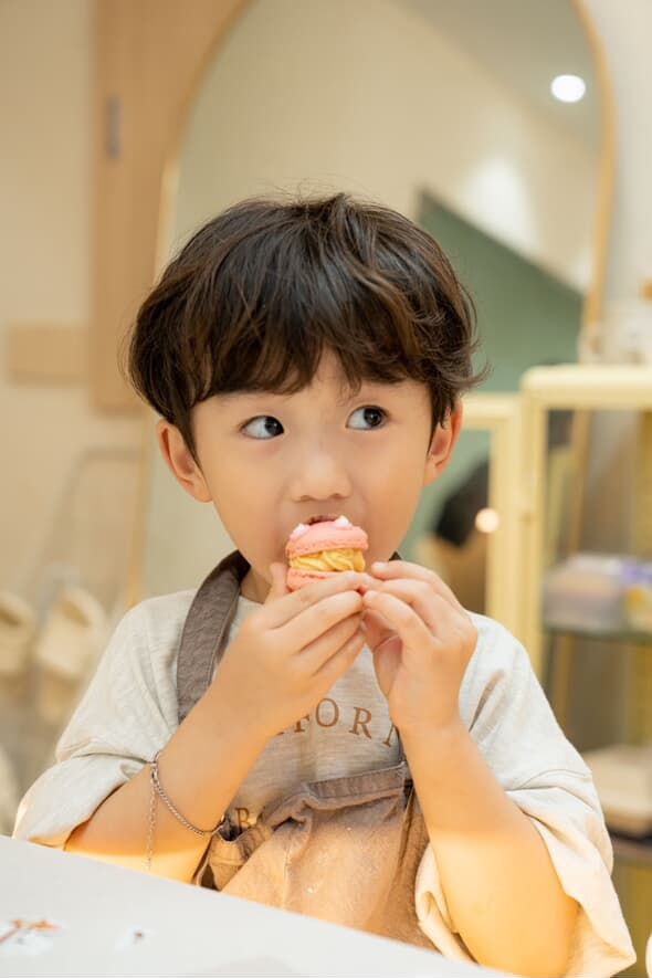 https://image.mom-mom.net/eyJidWNrZXQiOiJtb21tb20tbW9tc3RvdWNoIiwia2V5IjoicGxhY2VzLzY4NGE1M2E0N2I0MTQ1NDRjNjExYTE3ZS5qcGciLCJlZGl0cyI6eyJyZXNpemUiOnsid2lkdGgiOjMzMywiaGVpZ2h0Ijo1MDB9fX0=