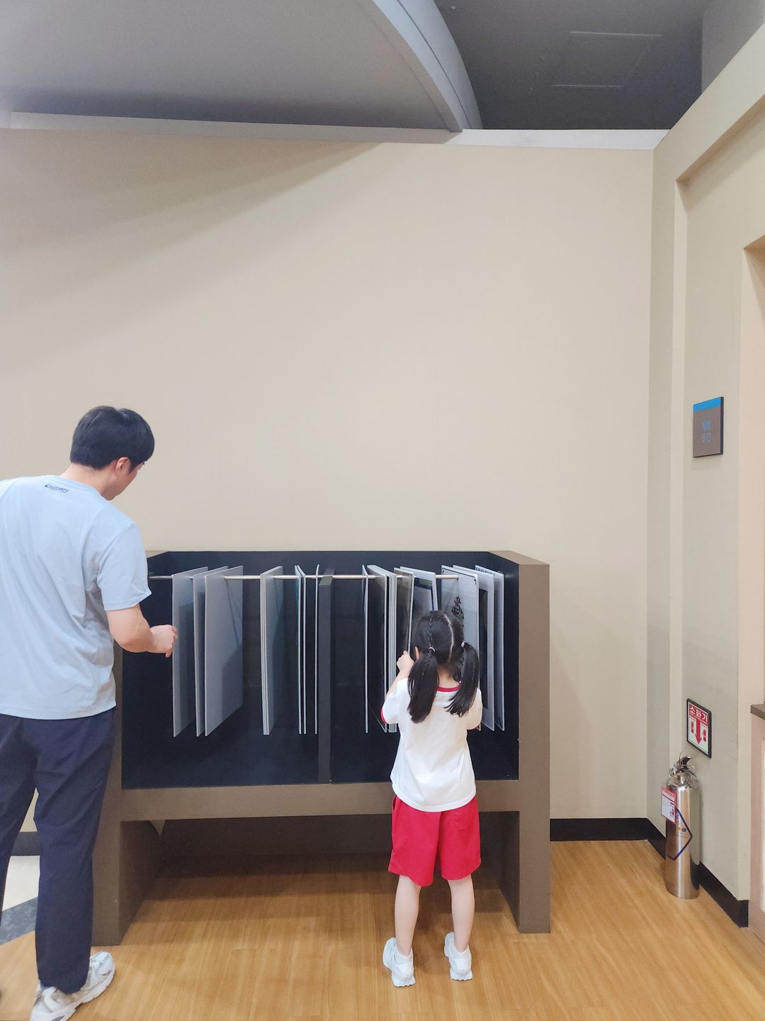 https://image.mom-mom.net/eyJidWNrZXQiOiJtb21tb20tbW9tc3RvdWNoIiwia2V5IjoicGxhY2VzLzY4NWViNjM4OTIzNDNiYTQ1NWIyZjQ5Zi5qcGciLCJlZGl0cyI6eyJyZXNpemUiOnsid2lkdGgiOjM3NCwiaGVpZ2h0Ijo1MDB9fX0=