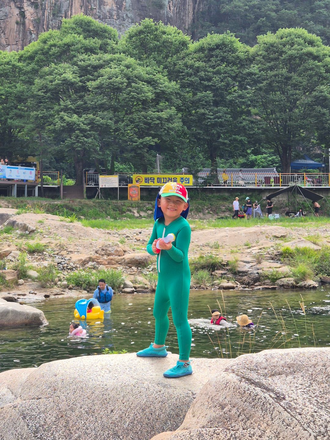 https://image.mom-mom.net/eyJidWNrZXQiOiJtb21tb20tbW9tc3RvdWNoIiwia2V5IjoicGxhY2VzLzY4NmEzNmRhODlhYTJmOGM4Mzc4YzI4OC5qcGciLCJlZGl0cyI6eyJyZXNpemUiOnsid2lkdGgiOjM3NSwiaGVpZ2h0Ijo1MDB9fX0=