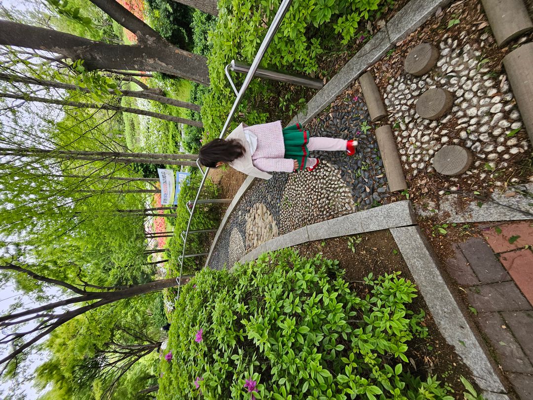 https://image.mom-mom.net/eyJidWNrZXQiOiJtb21tb20tbW9tc3RvdWNoIiwia2V5IjoicGxhY2VzLzY4MThjYjEyNGE4NGRhYzZhZTVmNjJlYy5qcGciLCJlZGl0cyI6eyJyZXNpemUiOnsid2lkdGgiOjUwMCwiaGVpZ2h0IjozNzV9fX0=