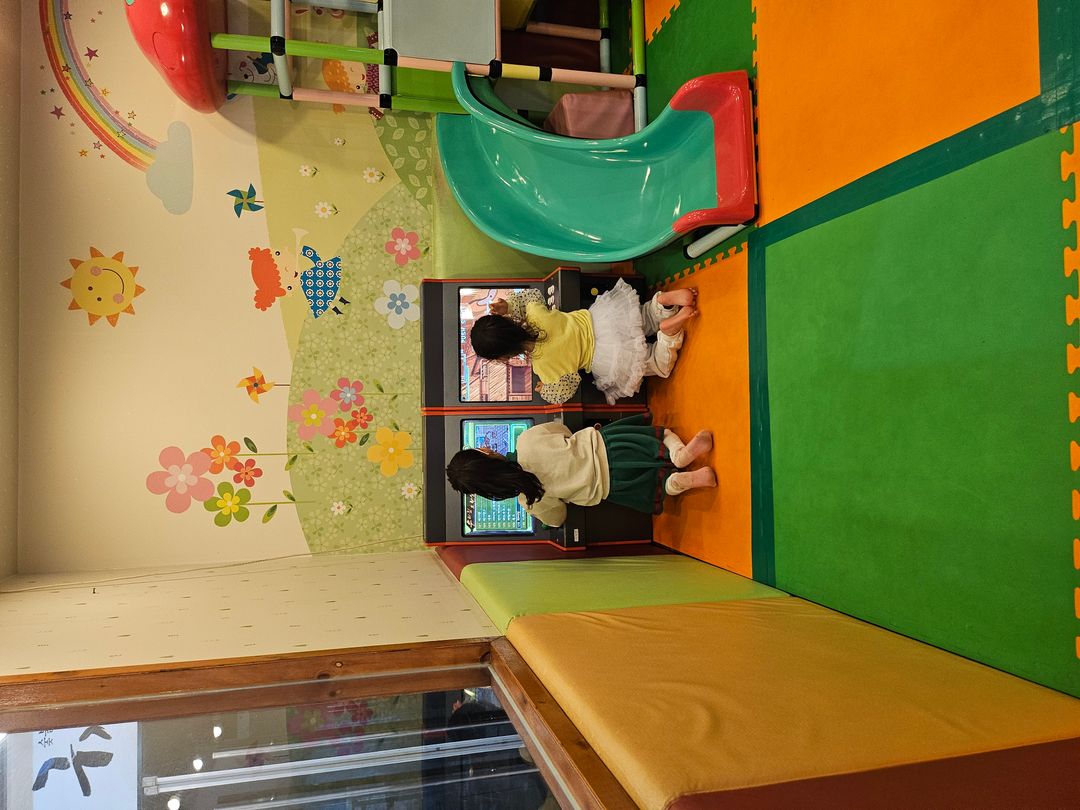 https://image.mom-mom.net/eyJidWNrZXQiOiJtb21tb20tbW9tc3RvdWNoIiwia2V5IjoicGxhY2VzLzY4MThjYmUzZTMxZWEzOWI0ZjJhYWIyOC5qcGciLCJlZGl0cyI6eyJyZXNpemUiOnsid2lkdGgiOjUwMCwiaGVpZ2h0IjozNzV9fX0=